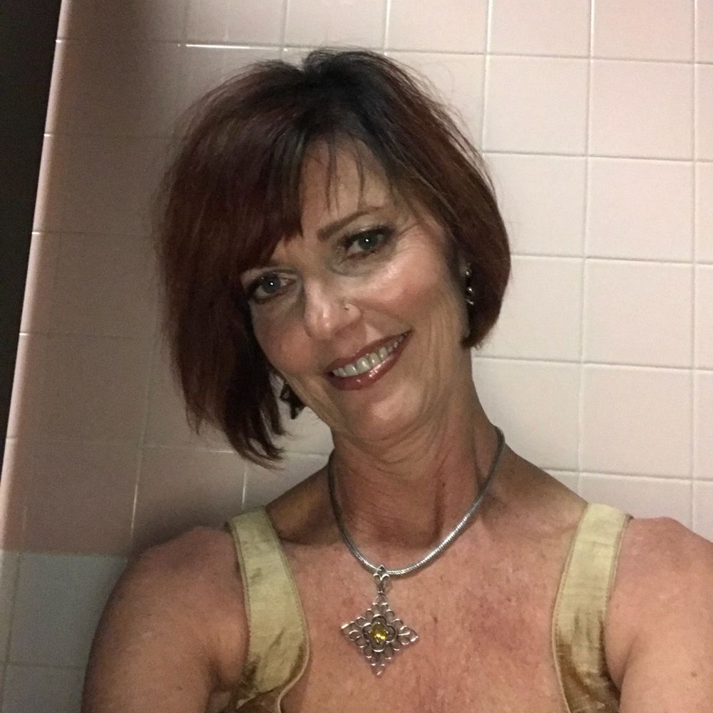 Meet your Posher, Leslie